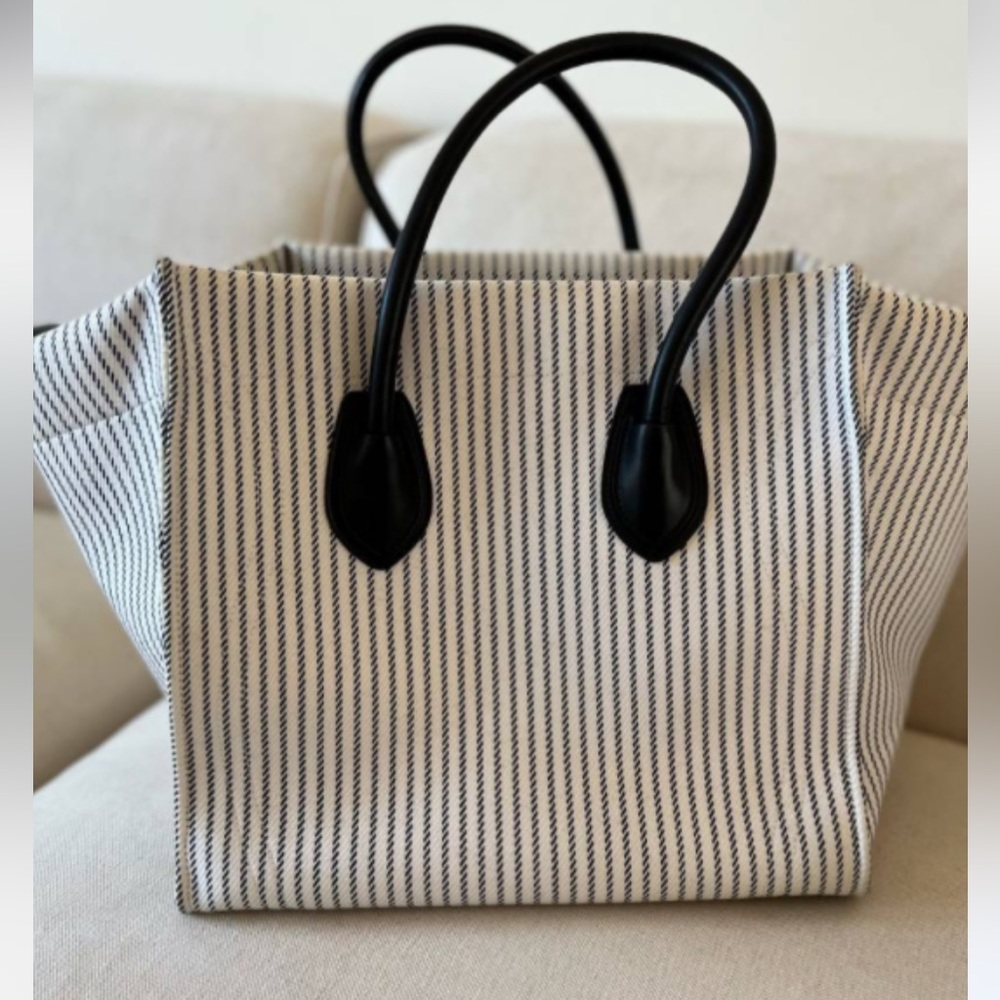 ⭐️Authentic Rare Celine Phantom luggage tote ✨…